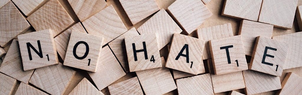 Im Netz: Beschimpfungen von Frauen – Jugendliche fürchten sich, Meinung zu&nbsp;äußern